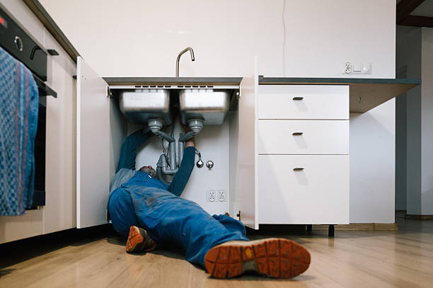 Professional Leak Detection technician working in Maryville, IL